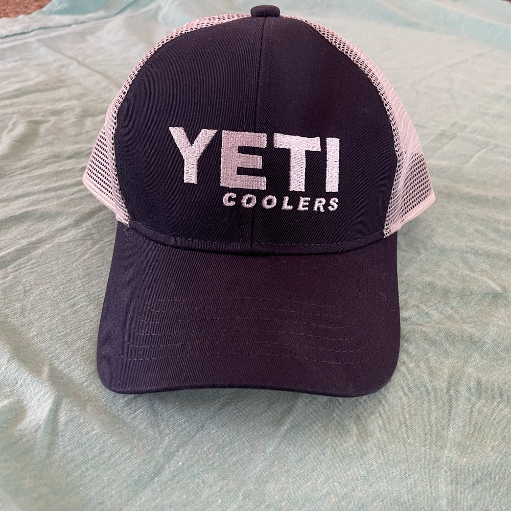 NEW and NEVER WORN: Yeti Trucker Hat Blue & Green